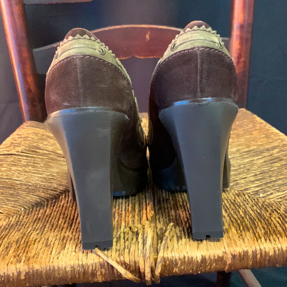 Yves Saint Laurent Diane 90 Moccasin suede pumps - Picture 4 of 6